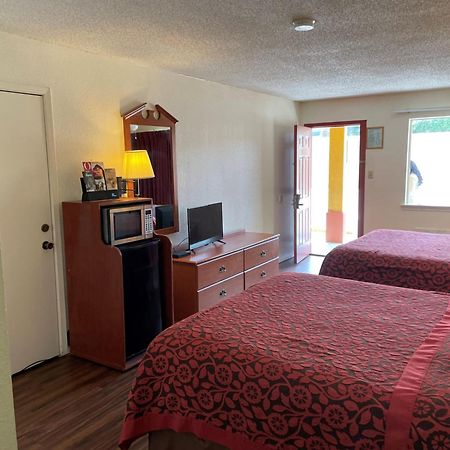 Days Inn & Suites By Wyndham Marshall Esterno foto